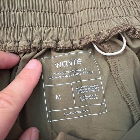 Wayre Travel Pocket Flow Shorts Fern Green Medium - Picture 7 of 10